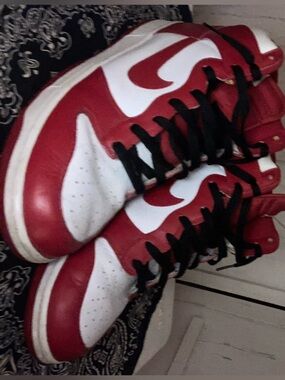 Nike Dunk High "Varsity Red"